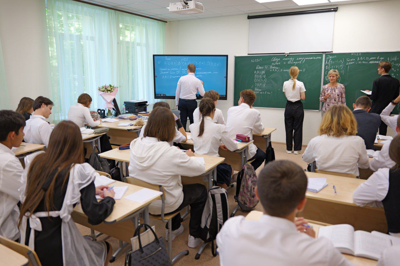 Саратовская область получит миллиард рублей на капитальный ремонт 12 школ